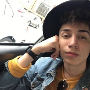 Meet your Posher, Stephen